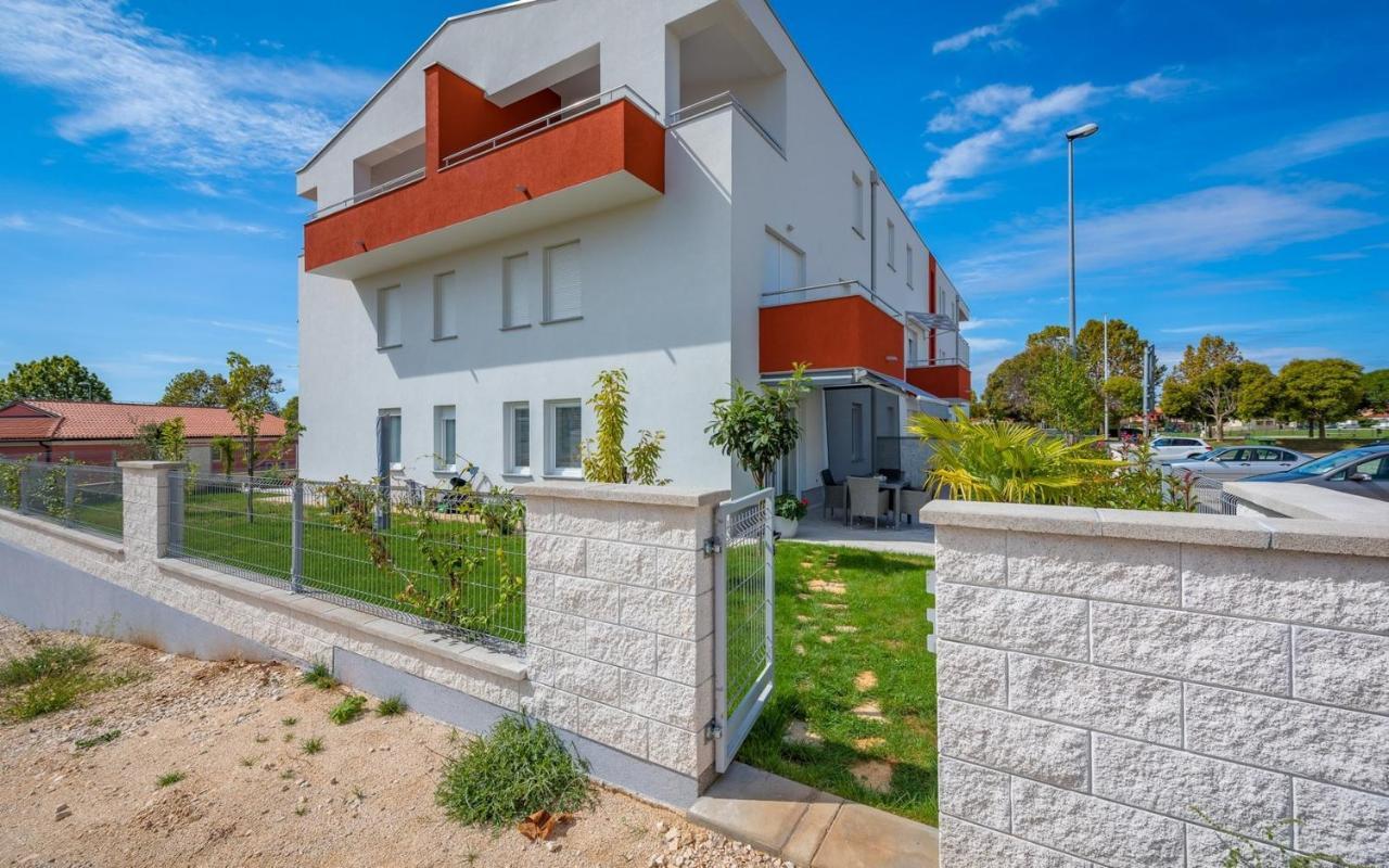 Sofia House With Apartment Umag Exterior foto