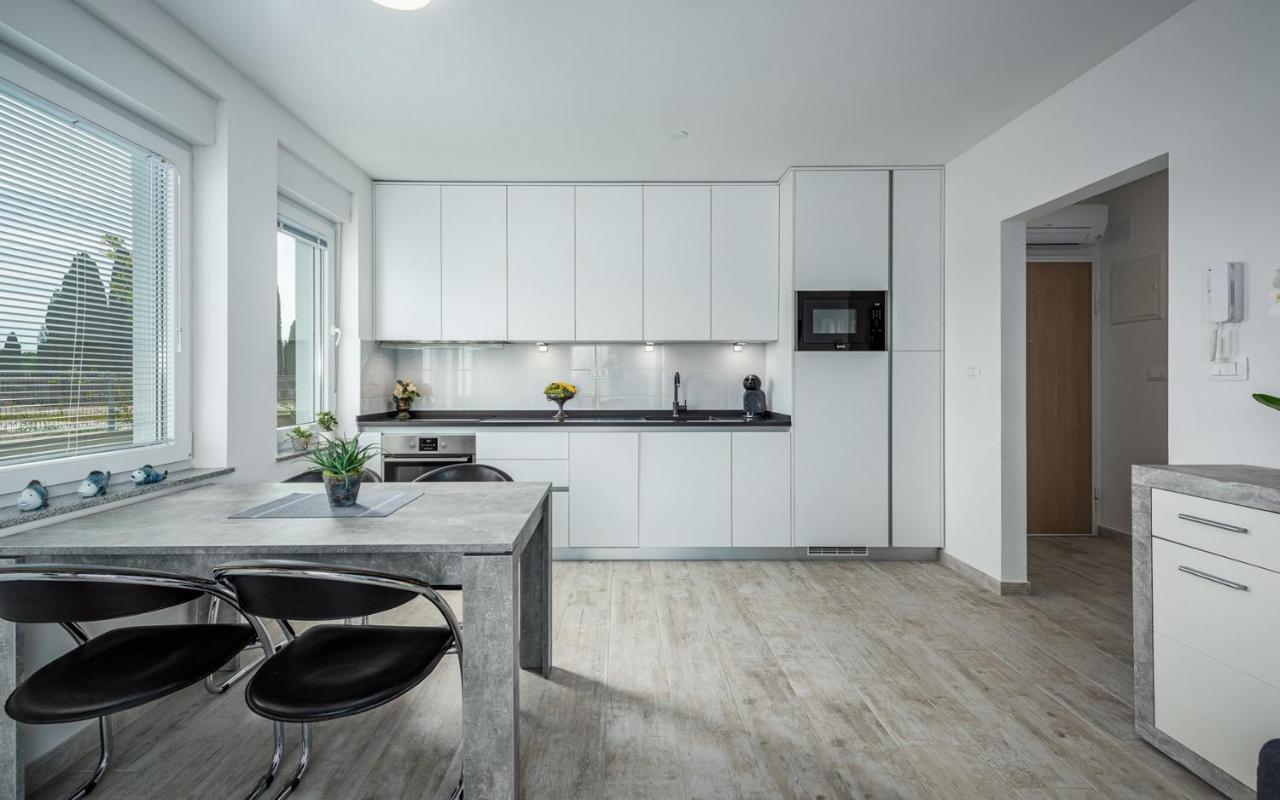 Sofia House With Apartment Umag Exterior foto
