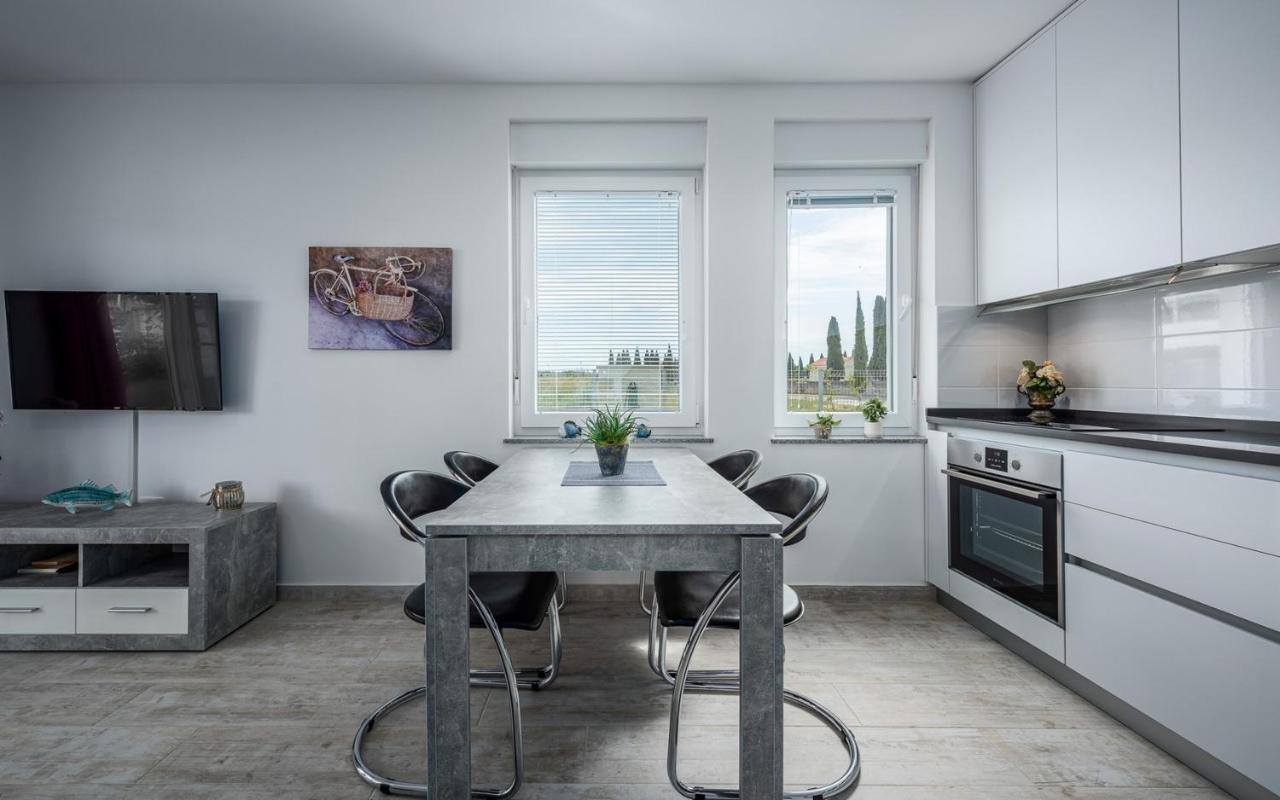 Sofia House With Apartment Umag Exterior foto